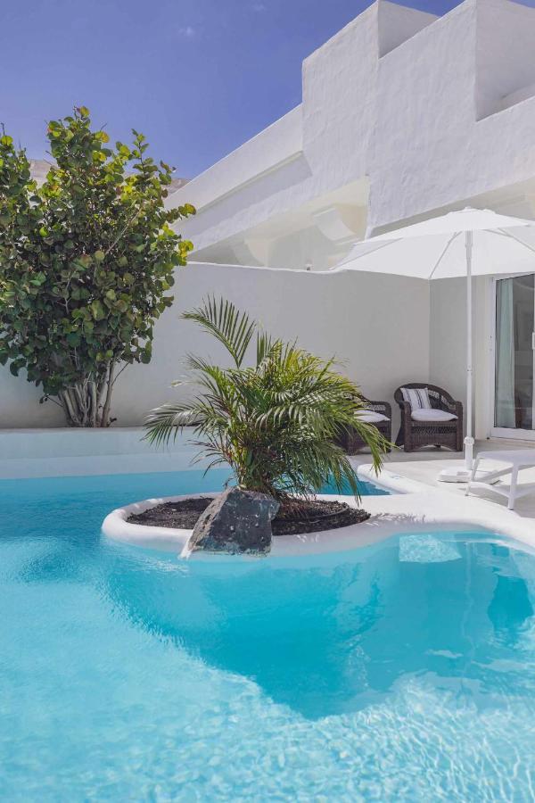 Villa Tiguaro Piscina Climat Jacuzzy Ac Villa 9 12 Corralejo Exterior foto